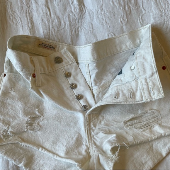 Original Levi’s 501 high rise / high waisted cut off shorts from Revolve Size 27 - Picture 7 of 8